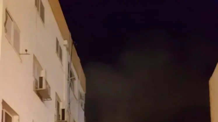 שריפה שפרצה בבניין ובכלי רכב בנהריה ב-2 ביוני 2018 שריפה שפרצה בבניין ובכלי רכב בנהריה ב-2 ביוני 2018