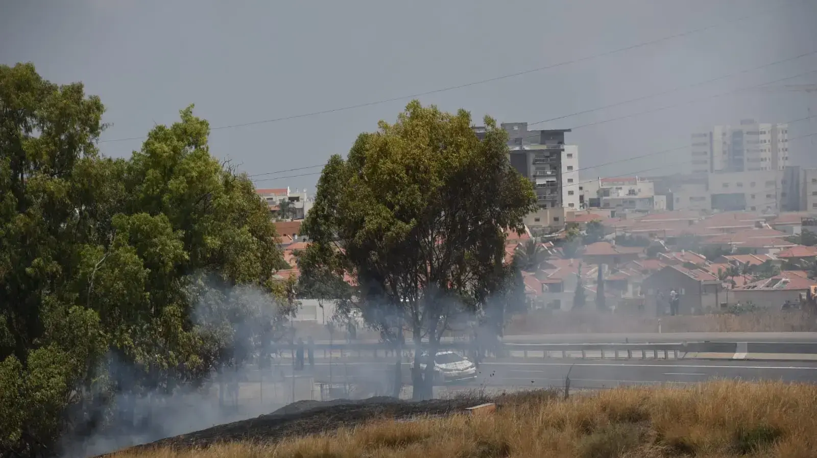 כיבוי שרפות בניר עם בעקבות טרור העפיפונים כיבוי שרפות בניר עם בעקבות טרור העפיפונים