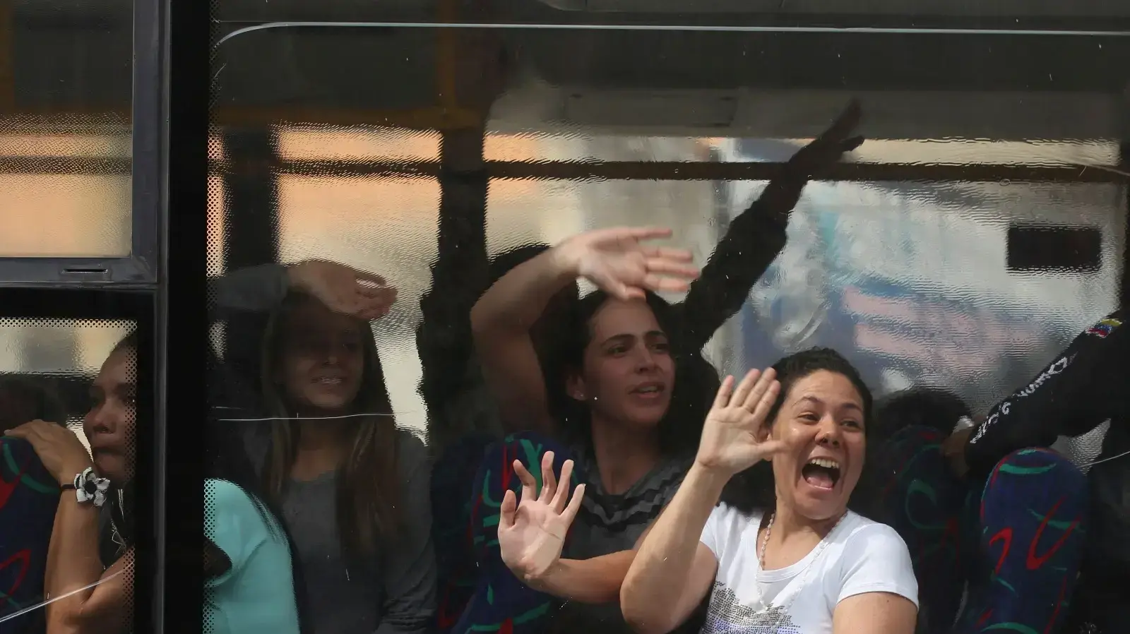 קבוצת אסירות פוליטיות חוגגות את שחרורן מהכלא בקראקס, ונצואלה, 1 ביוני 2018 קבוצת אסירות פוליטיות חוגגות את שחרורן מהכלא בקראקס, ונצואלה, 1 ביוני 2018