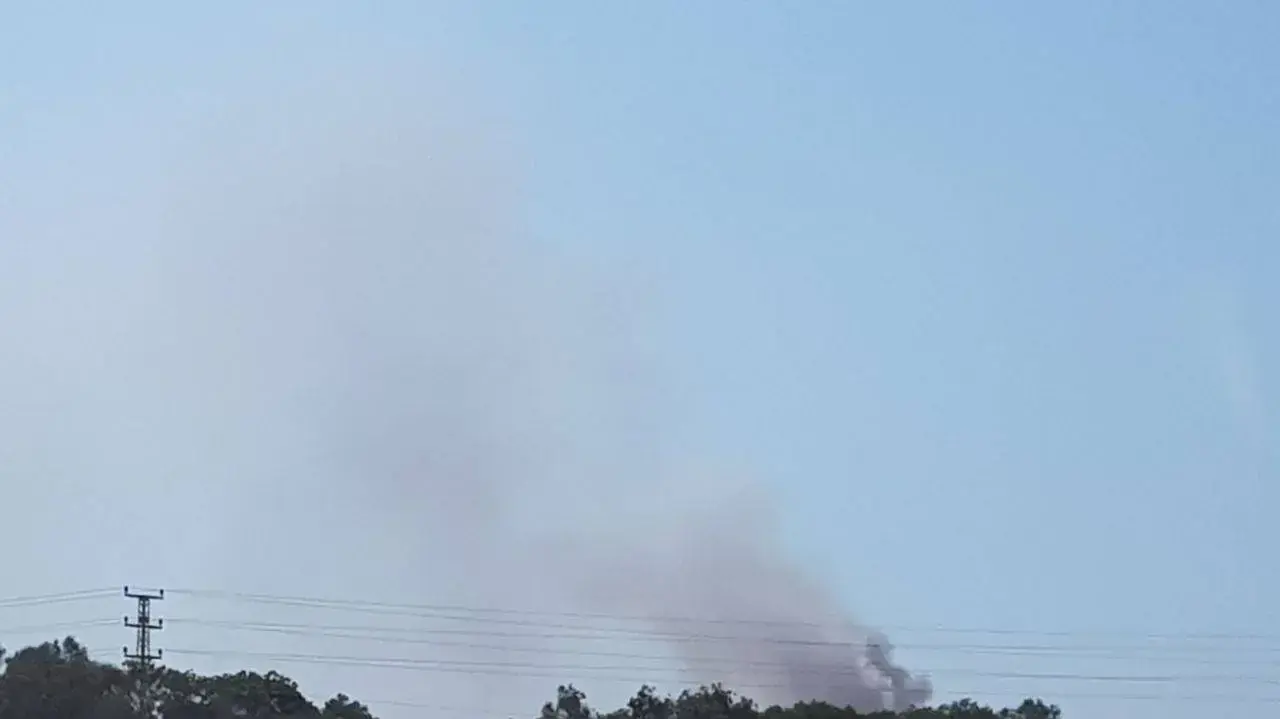 פטריית עשן בעקבות טרור העיפיפונים מעזה 5 ביוני 2018 פטריית עשן בעקבות טרור העיפיפונים מעזה 5 ביוני 2018