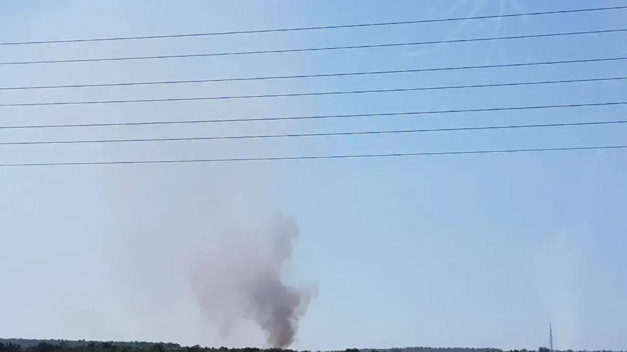פטריית עשן בעקבות טרור העיפיפונים מעזה 5 ביוני 2018 פטריית עשן בעקבות טרור העיפיפונים מעזה 5 ביוני 2018