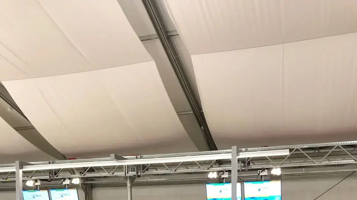 קוסמטיקאיות ישראליות של חוה זינגבוים בנתב"ג בדרך להשקת פרופסי 2 באיטליה קוסמטיקאיות ישראליות של חוה זינגבוים בנתב"ג בדרך להשקת פרופסי 2 באיטליה