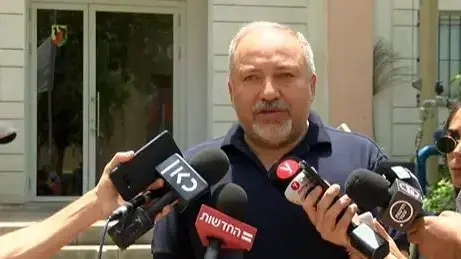 שר הבטחון בסייור בדרום 