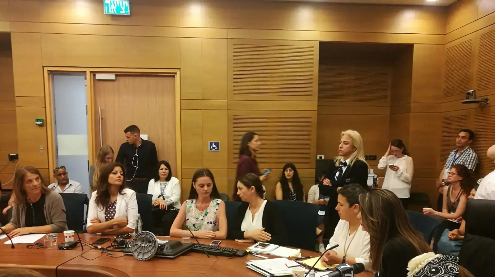 אמא של יסמין וינטה בדיון בכנסת אמא של יסמין וינטה בדיון בכנסת