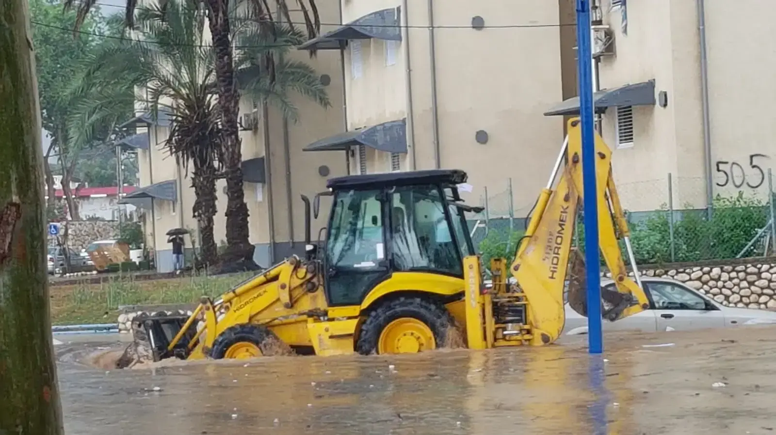 טקרטור שוקע גשם שדרות ה-13 ביוני 2018 טקרטור שוקע גשם שדרות ה-13 ביוני 2018