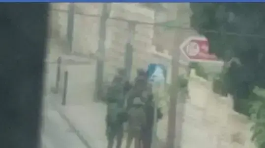 מעצר המחבל שחשוד בהשלכת הסלע שהוביל למותו של חייל צה"ל רונן לוברסקי מעצר המחבל שחשוד בהשלכת הסלע שהוביל למותו של חייל צה"ל רונן לוברסקי