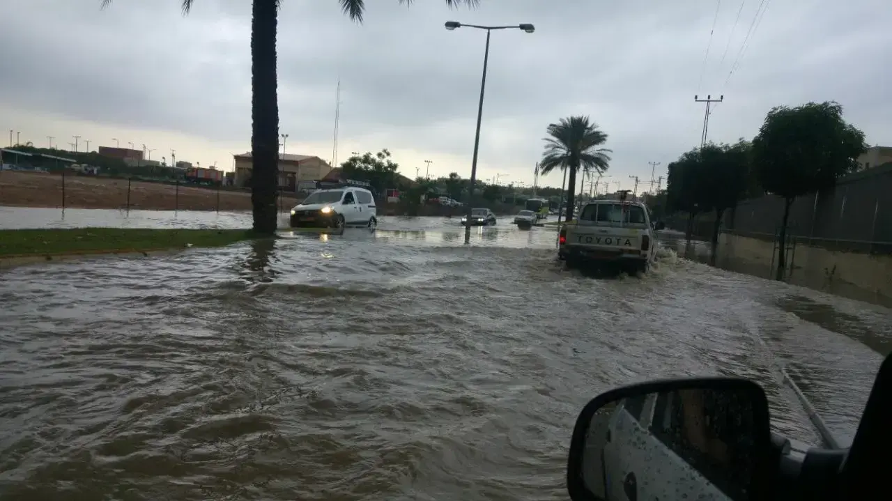 הצפה הצפות גשם נתיבות ה-13 ביוני 2018 הצפה הצפות גשם נתיבות ה-13 ביוני 2018