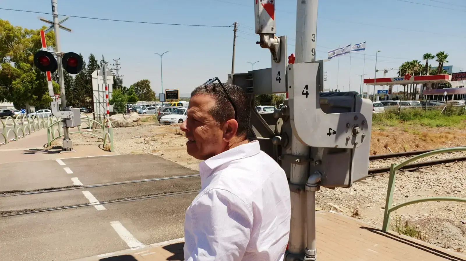 ח"כ איתן כבל בסיום חקירתו מחוץ למשרדי להב 433 14 ביוני 2018 ח"כ איתן כבל בסיום חקירתו מחוץ למשרדי להב 433 14 ביוני 2018