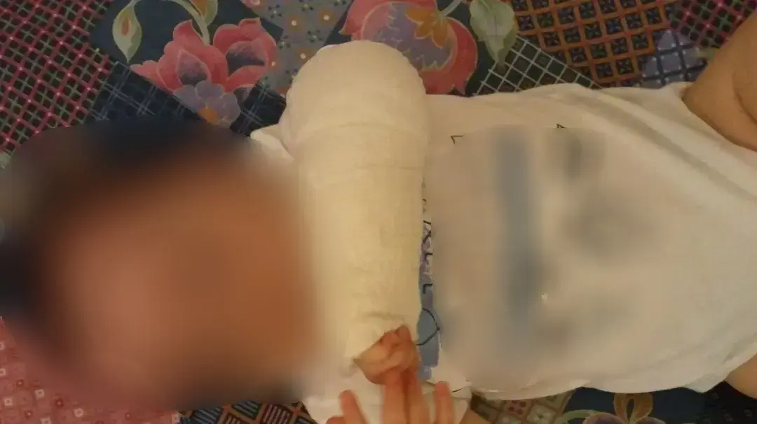 פעוטה בת חצי שנה שידה נפרקה פעוטה בת חצי שנה שידה נפרקה