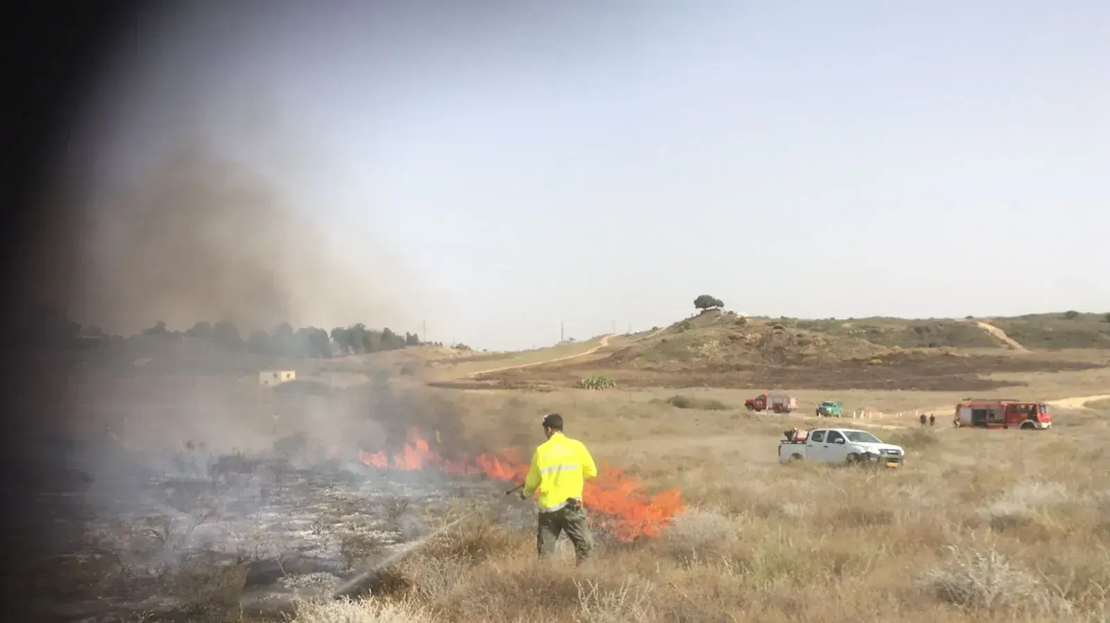 שריפה גדולה בנחל הבשור באזור תל גמה . נשרפו עד כה כ-1000 דונם. כוחות כיבוי פקחי רשות הטבע פועלים במקום לכיבוי השריפה, 16 ביוני 2018