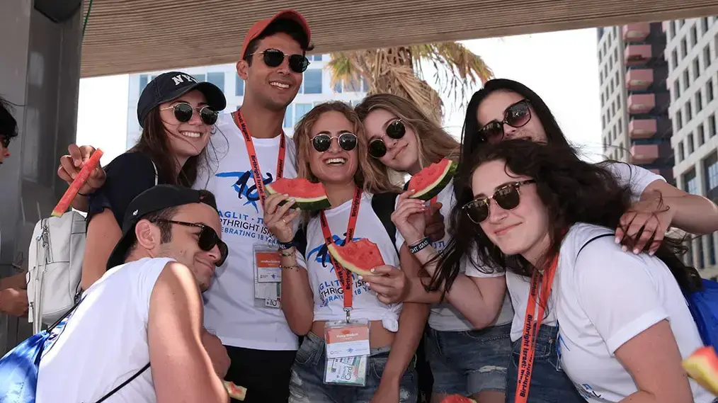 משתתפי פרויקט תגלית בחוף תל אביב