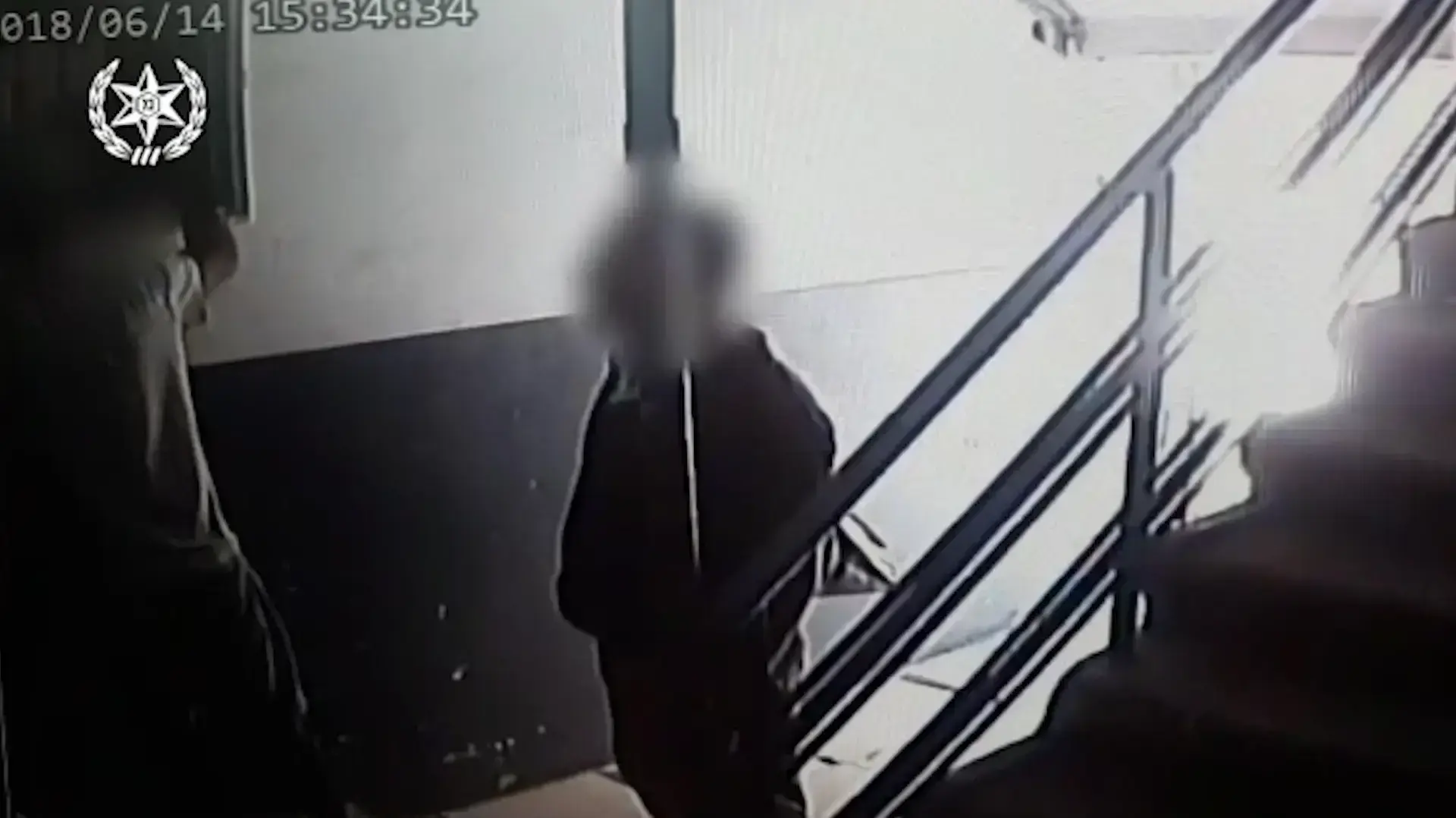 שני צעירים פרצו לדירה ברחוב הירקון בת"א ונעצרו לאחר שניסו למכור רכוש גנוב לבלש