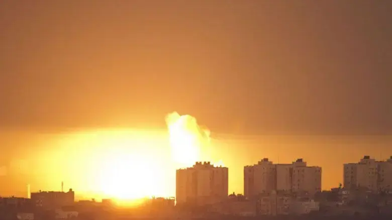 חמאס שיגר רקטות לישראל; צה"ל תקף עשרות יעדים בעזה חמאס שיגר רקטות לישראל; צה"ל תקף עשרות יעדים בעזה