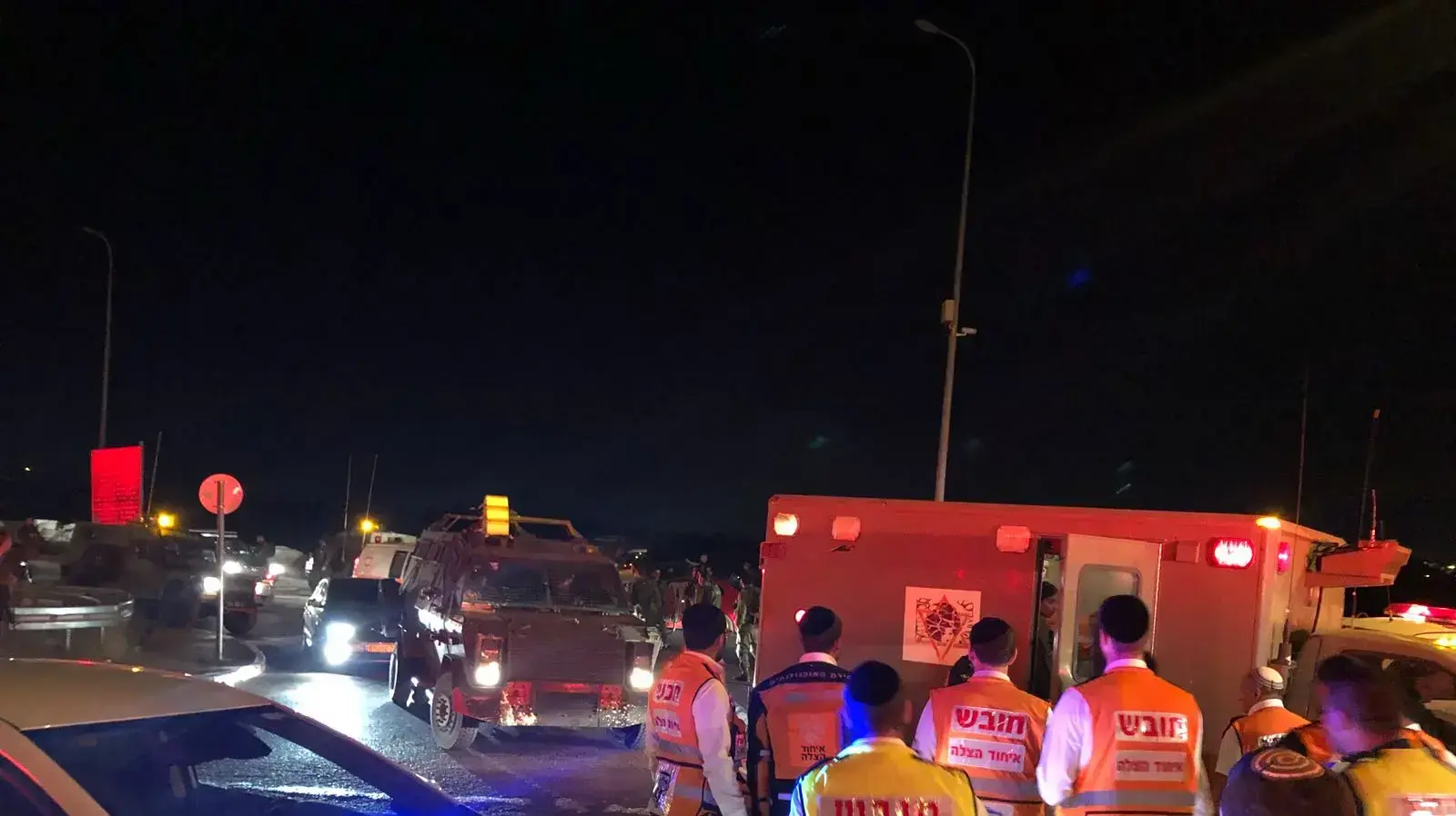 כוחות הביטחון באזור תקרית דריסה בצומת חוסאן בגוש עציון שבה נפצעו קל שלושה חיילים, 23 ביוני 2018 כוחות הביטחון באזור תקרית דריסה בצומת חוסאן בגוש עציון שבה נפצעו קל שלושה חיילים, 23 ביוני 2018