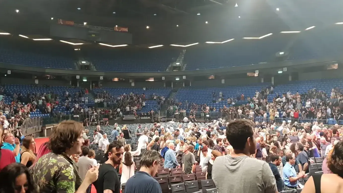 קהל מועט בהופעתו השניה של רינגו סטאר בישראל קהל מועט בהופעתו השניה של רינגו סטאר בישראל