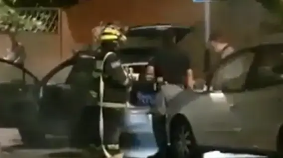 רכבו של מני נפתלי שהוצת מחוץ לביתו בעפולה, 25 ביוני 2018 רכבו של מני נפתלי שהוצת מחוץ לביתו בעפולה, 25 ביוני 2018