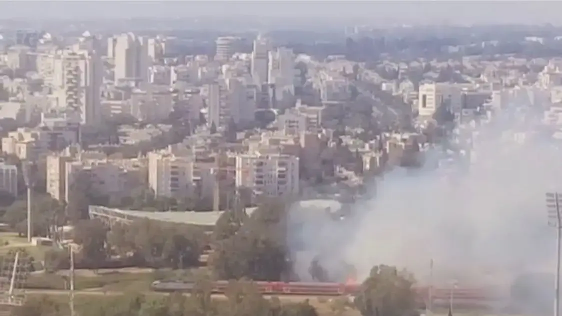 שריפה ליד תחנת רכבת בני ברק 26 ביוני 2018 שריפה ליד תחנת רכבת בני ברק 26 ביוני 2018