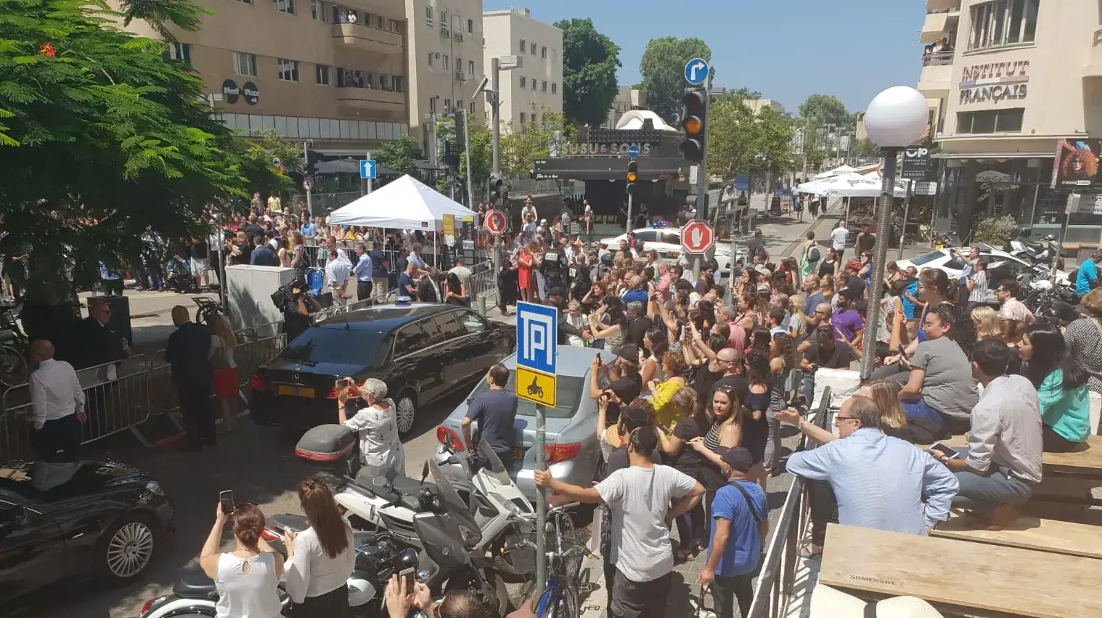 הנסיך וויליאם מגיע לרחוב רוטשילד בת"א, לאירוע תרבותי ומפגש עם זוכת האירוויזיון נטע ברזילי, 27 ביוני 2018 הנסיך וויליאם מגיע לרחוב רוטשילד בת"א, לאירוע תרבותי ומפגש עם זוכת האירוויזיון נטע ברזילי, 27 ביוני 2018