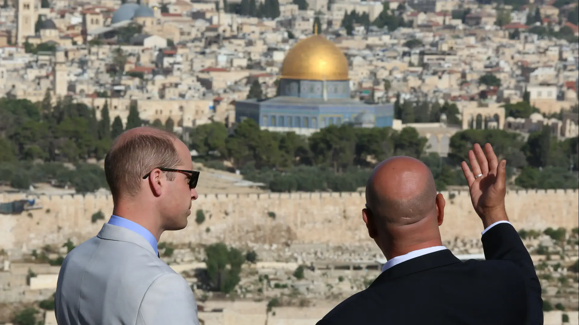 הנסיך ויליאם במהלך ביקורו בהר הזיתים, 28 ביוני 2018 הנסיך ויליאם במהלך ביקורו בהר הזיתים, 28 ביוני 2018