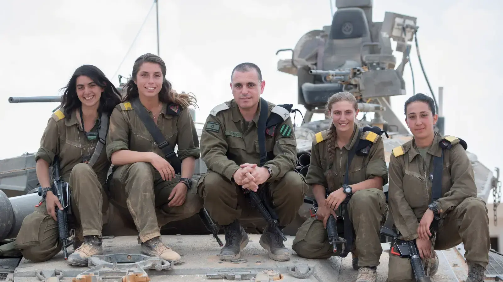  פיילוט לוחמות בשריון 

