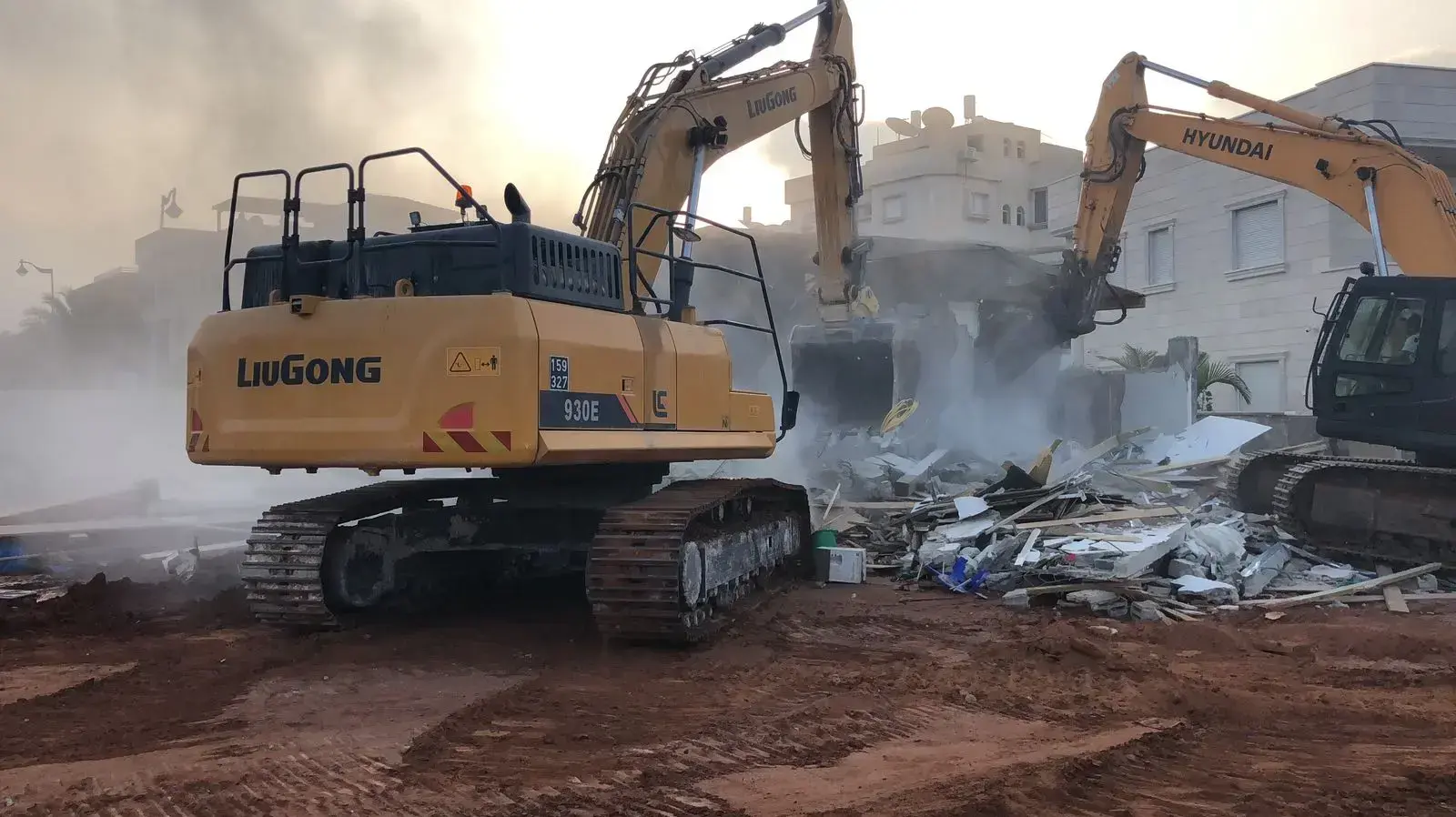 הריסה של מבנים לא חוקיים שהוקמו בג'לג'וליה הריסה של מבנים לא חוקיים שהוקמו בג'לג'וליה