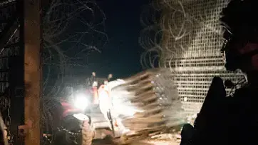 סיוע הומניטרי של צה"ל לסורים הנמלטים במחנות האוהלים ברמת הגולן הסורית סיוע הומניטרי של צה"ל לסורים הנמלטים במחנות האוהלים ברמת הגולן הסורית