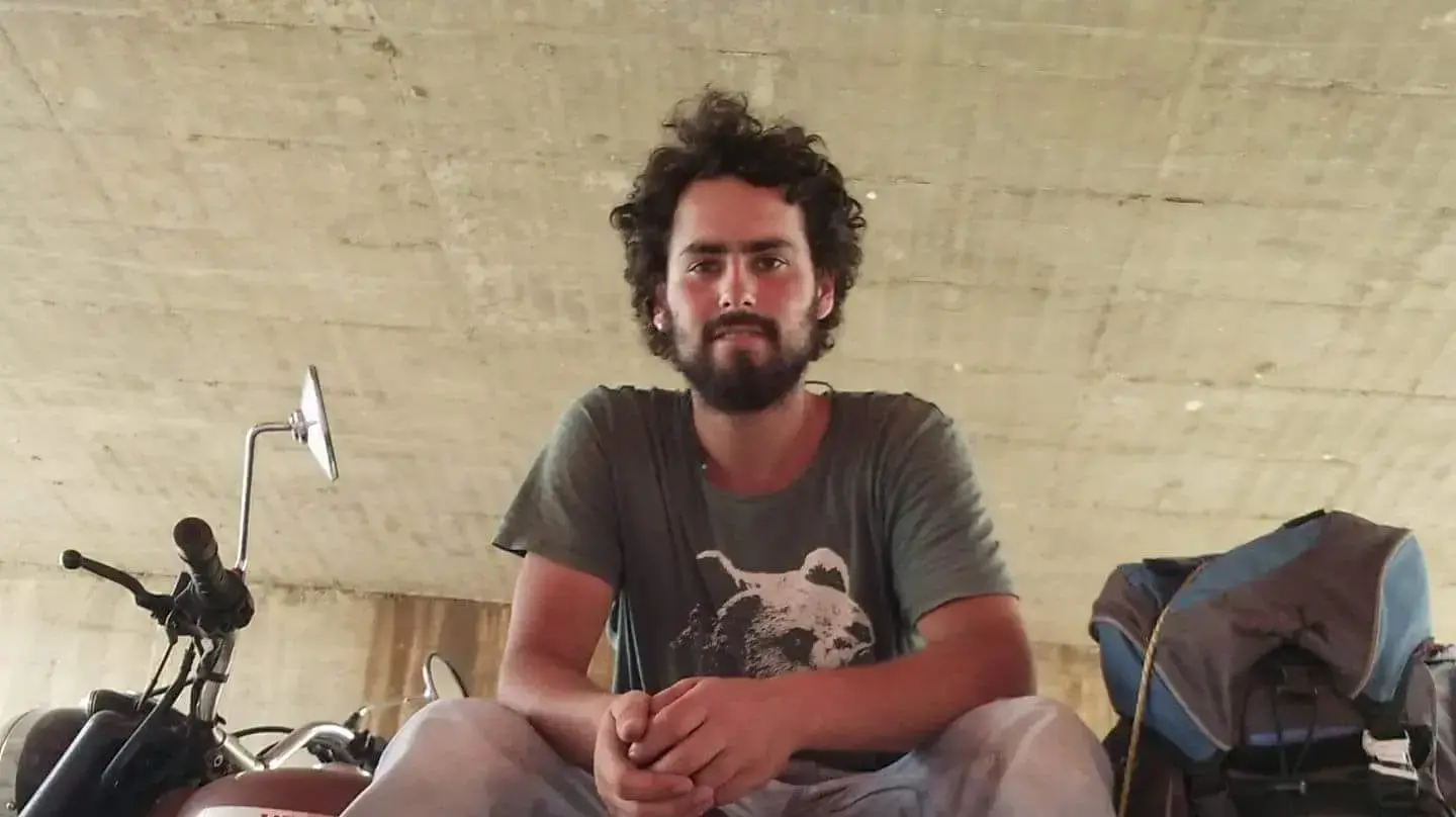 צעיר ישראלי אשר היה מעורב בתאונת דרכים בהודו והואשם בהריגה 