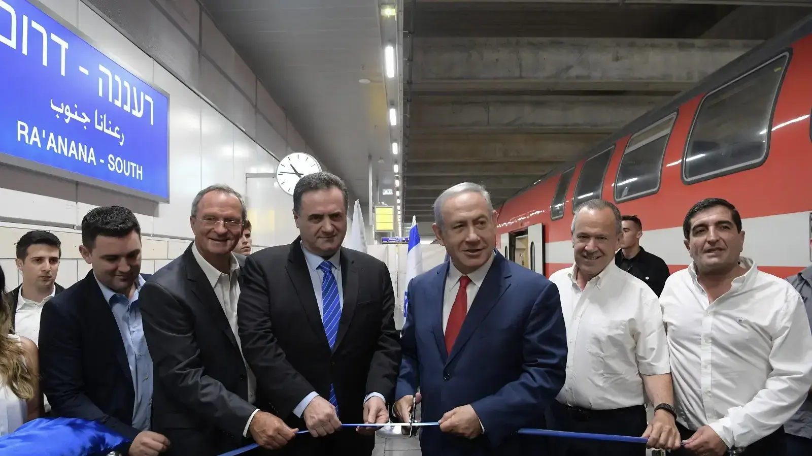 בנימין נתניהו וישראל כץ בחנוכת מסילת רכבת השרון ברעננה בנימין נתניהו וישראל כץ בחנוכת מסילת רכבת השרון ברעננה