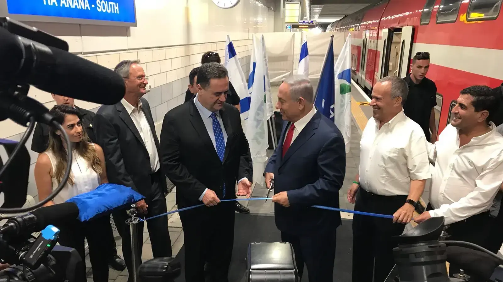 בנימין נתניהו וישראל כץ בחנוכת מסילת רכבת השרון ברעננה בנימין נתניהו וישראל כץ בחנוכת מסילת רכבת השרון ברעננה