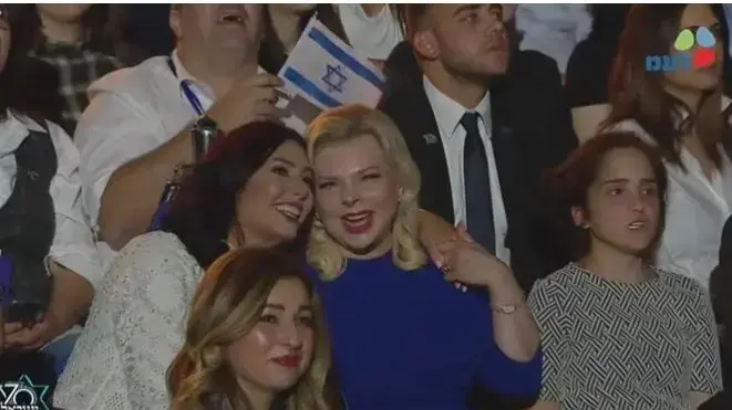 שרה נתניהו ומירי רגב במהלך טקס הדלקת המשואות בהר הרצל שרה נתניהו ומירי רגב במהלך טקס הדלקת המשואות בהר הרצל