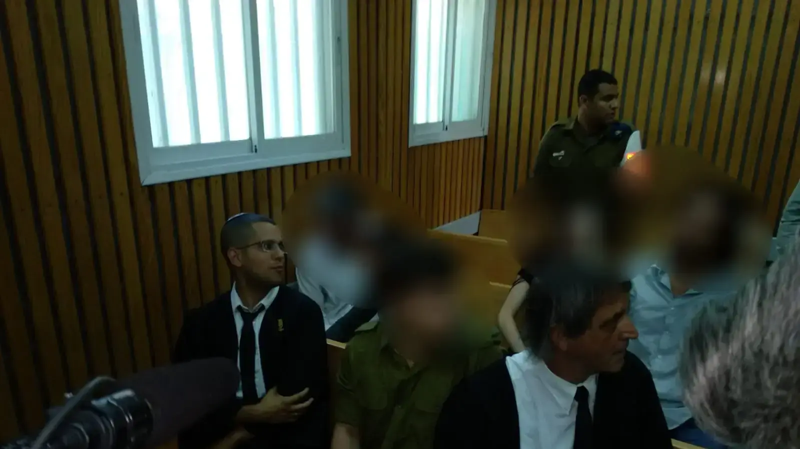 נ' מלווה בעורכי דינו לקראת גזר דינו בבית המשפט הצבאי, יפו
נ' מלווה בעורכי דינו לקראת גזר דינו בבית המשפט הצבאי, יפו