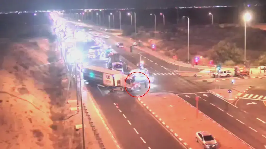 התעלם מתמרורים ומחסומים- נהג משאית ביצע פניית פרסה אסורה בצ. גורל וניסה לדרוס פקח של חברת "נתיבי ישראל"