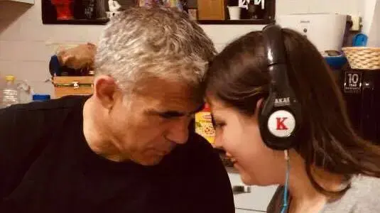 יאיר לפיד ובתו יעל, 7 ביולי 2018 יאיר לפיד ובתו יעל, 7 ביולי 2018