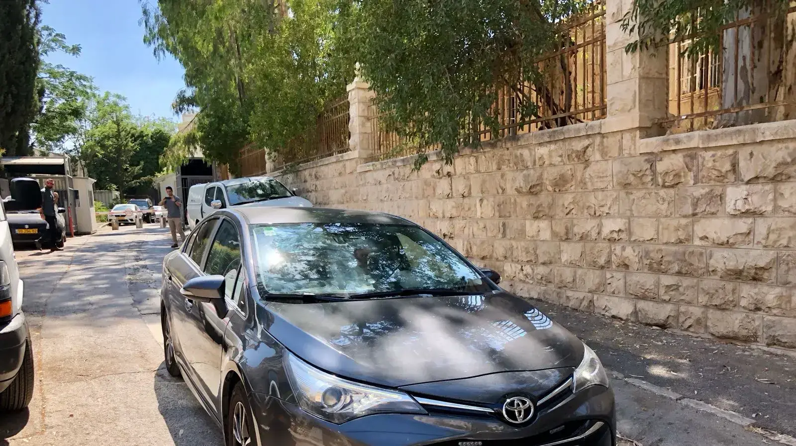 יציאת החוקרים ממעון רוה"מ לאחר חקירת נתניהו, 10 ביולי 2018 יציאת החוקרים ממעון רוה"מ לאחר חקירת נתניהו, 10 ביולי 2018