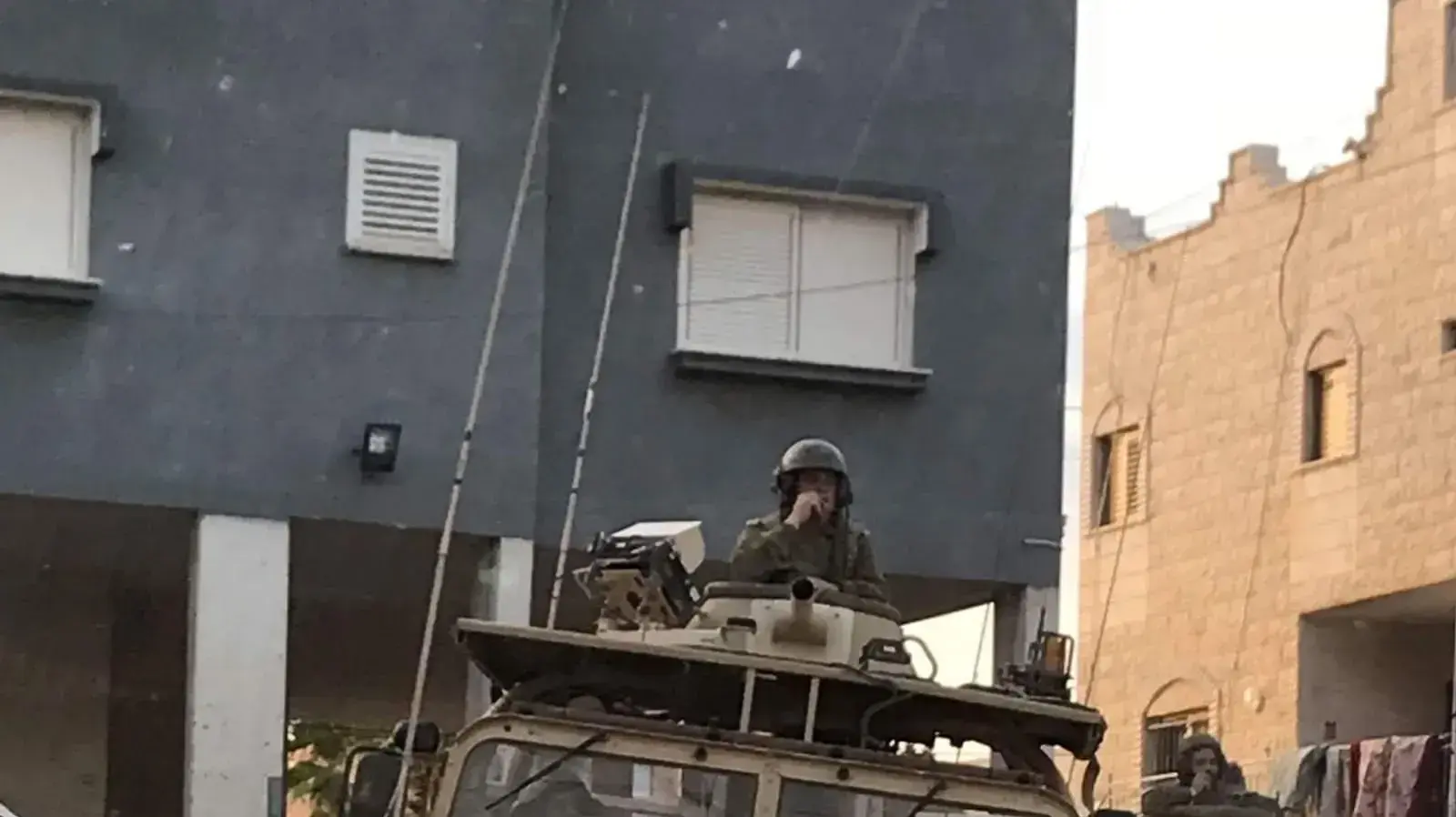 כוחות צה"ל בג'סר א-זרקא כוחות צה"ל בג'סר א-זרקא