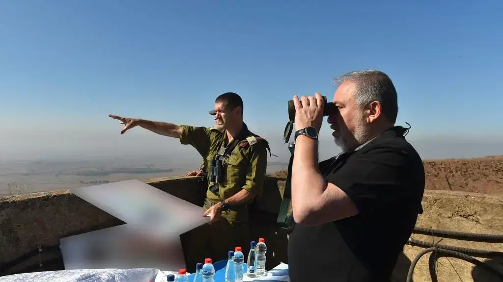 שר הביטחון אביגדור ליברמן בסיור ברמת הגולן שר הביטחון אביגדור ליברמן בסיור ברמת הגולן