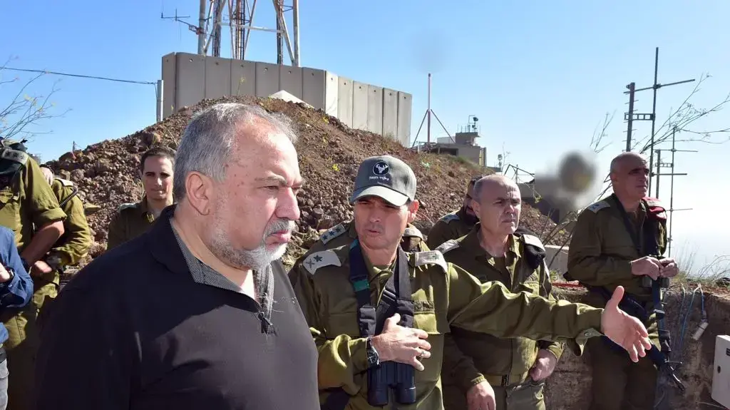 שר הביטחון אביגדור ליברמן בסיור ברמת הגולן שר הביטחון אביגדור ליברמן בסיור ברמת הגולן