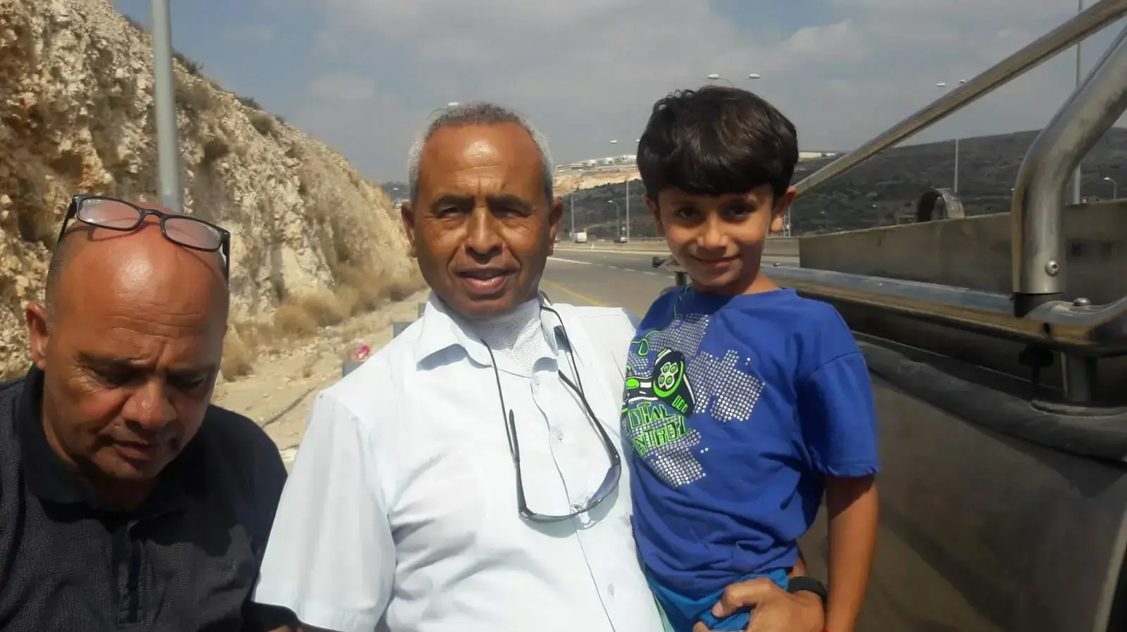 הילד כרים ג'ומהור שנחטף בקלנסווה ומוחזר לידי משפחתו במחסום תאנים, 13 ביולי 2018 הילד כרים ג'ומהור שנחטף בקלנסווה ומוחזר לידי משפחתו במחסום תאנים, 13 ביולי 2018