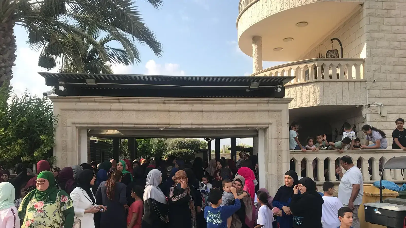 המונים בקלנסווה לקראת החזרתו של הילד שנחטף כרים ג'ומהור, 13 ביולי 2018 המונים בקלנסווה לקראת החזרתו של הילד שנחטף כרים ג'ומהור, 13 ביולי 2018