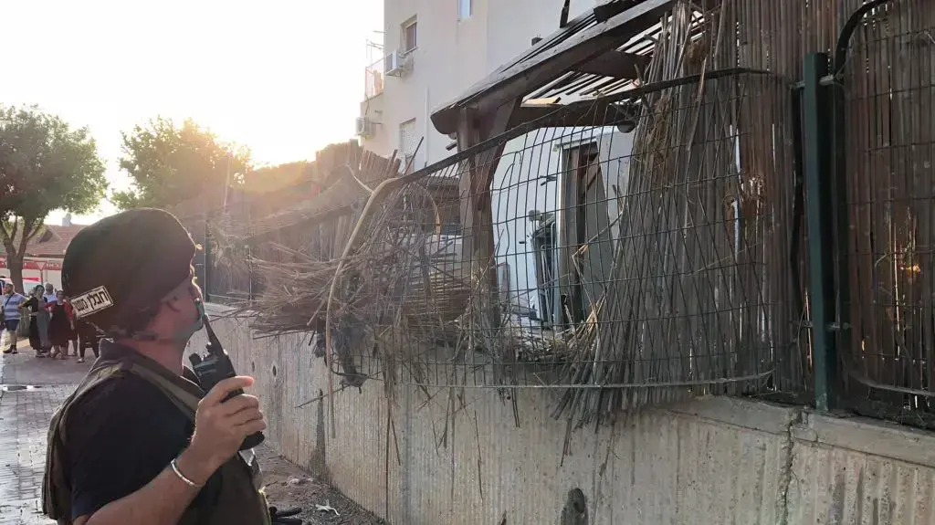 פגיעת רקטה בבניין מגורים בשדרות 14 ביולי 2018
פגיעת רקטה בבניין מגורים בשדרות 14 ביולי 2018
