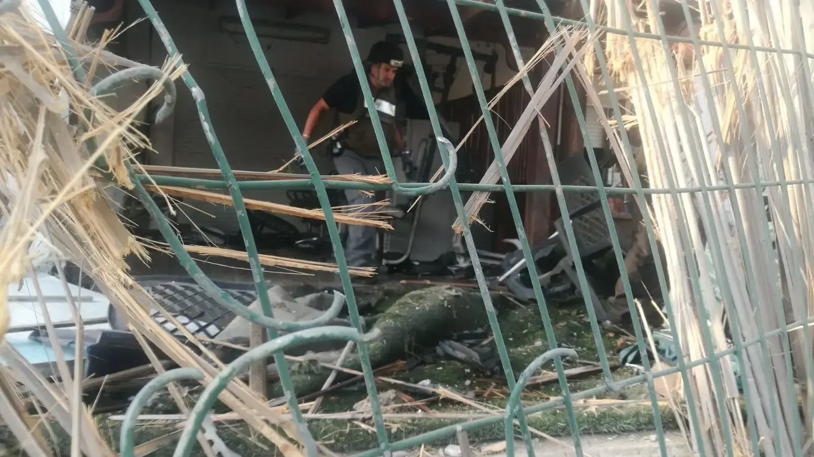 פגיעת רקטה בבניין מגורים בשדרות 14 ביולי 2018
פגיעת רקטה בבניין מגורים בשדרות 14 ביולי 2018