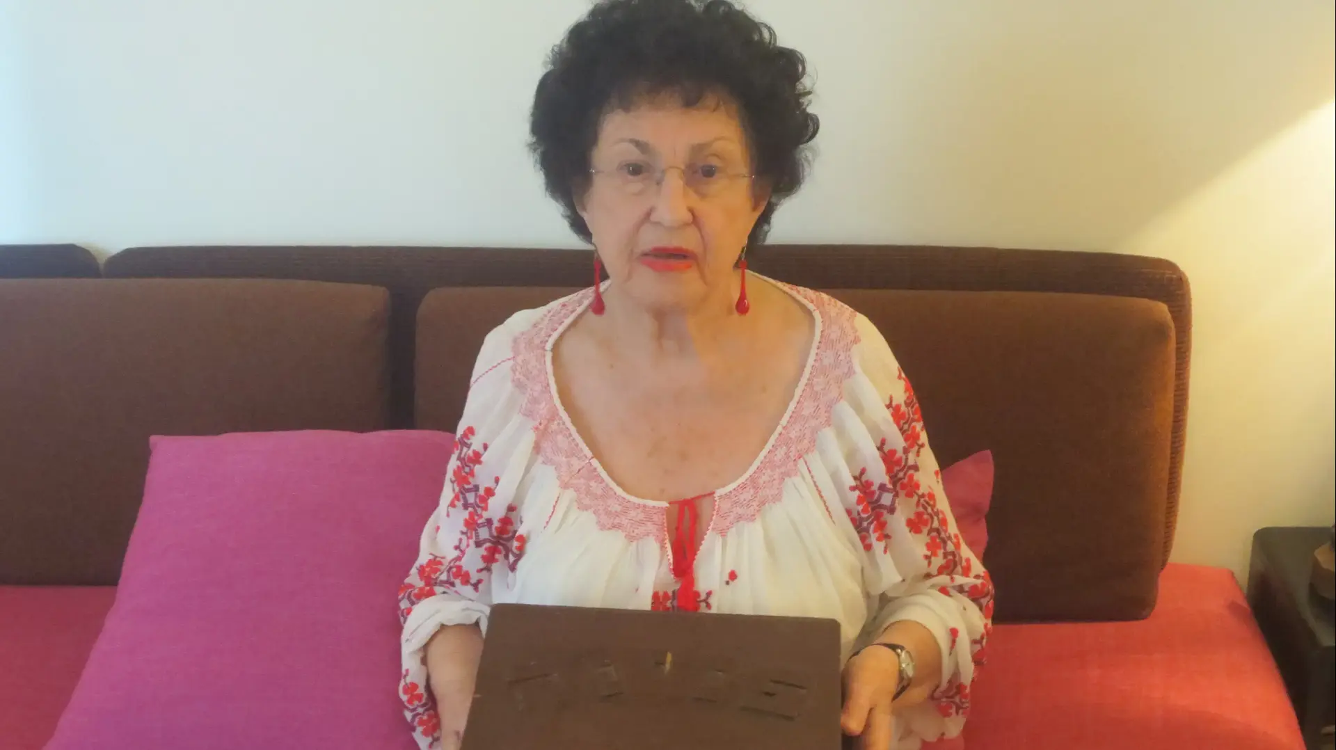 האוצר הגנוז בקופסת הזיכרונות של פנינה גרי מספר את הטרגדיה האישית וכעת יוצא גם למרחב הציבורי האוצר הגנוז בקופסת הזיכרונות של פנינה גרי מספר את הטרגדיה האישית וכעת יוצא גם למרחב הציבורי