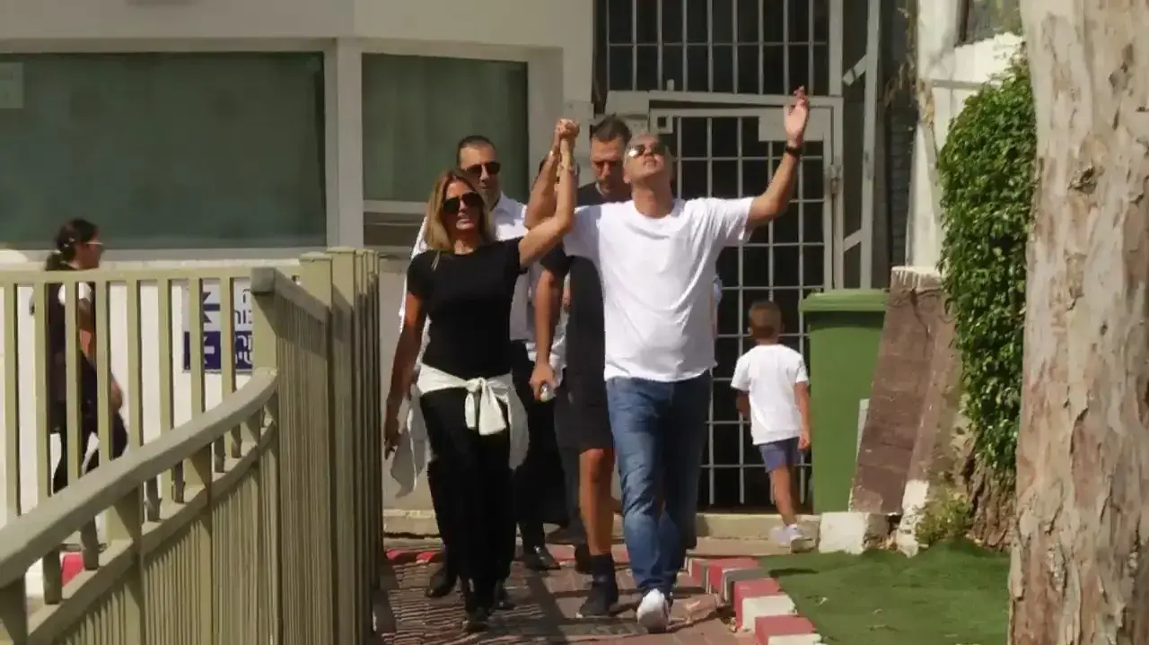 קובי פרץ משתחרר מכלא מעשיהו, רמלה 15 ביולי 2018 קובי פרץ משתחרר מכלא מעשיהו, רמלה 15 ביולי 2018