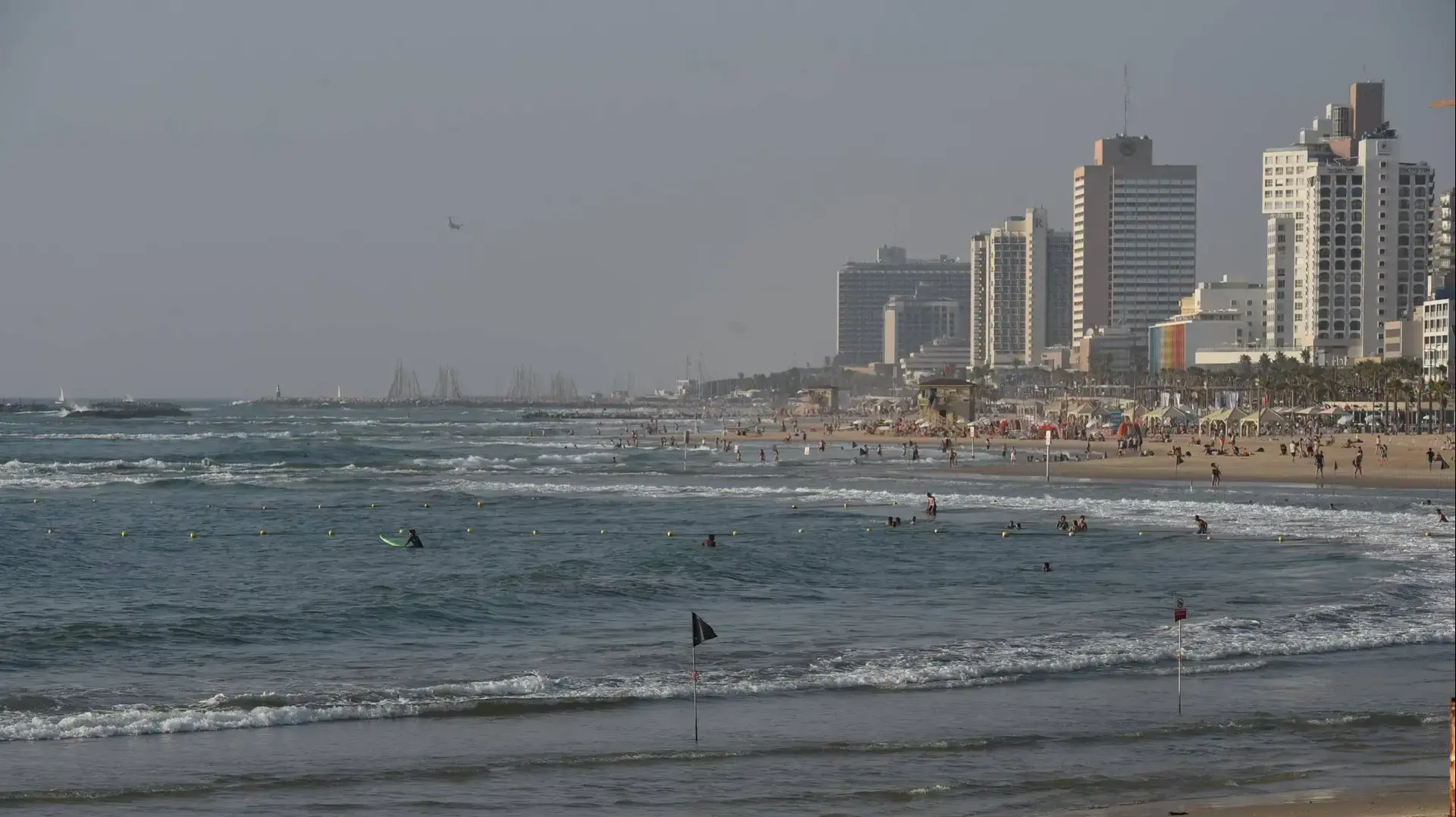 חופי הים בתל אביב בזמן גמר המונדיאל, 15 ביולי 2018