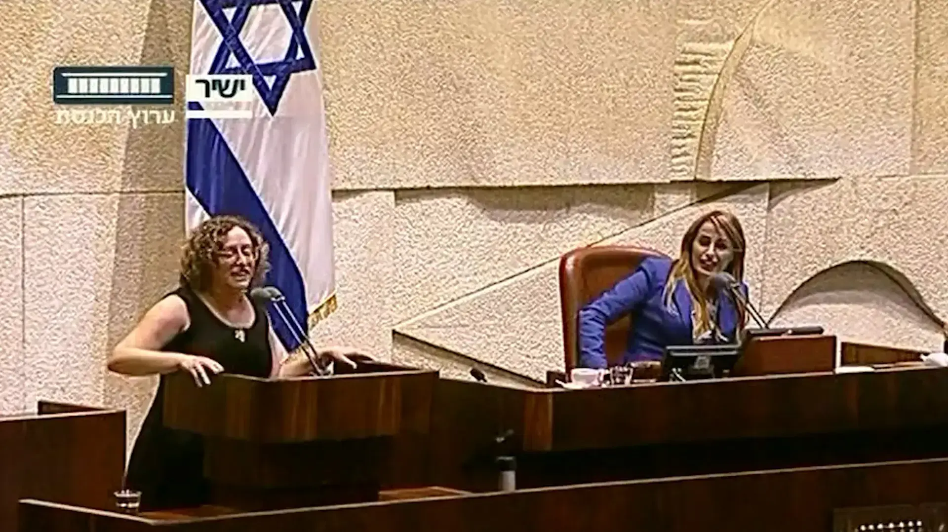 קוד לבוש בכנסת - ח"כ פארן לח"כ בוקר לאחר שהעירה לה על לבושה: "את חצופה, תתנצלי"