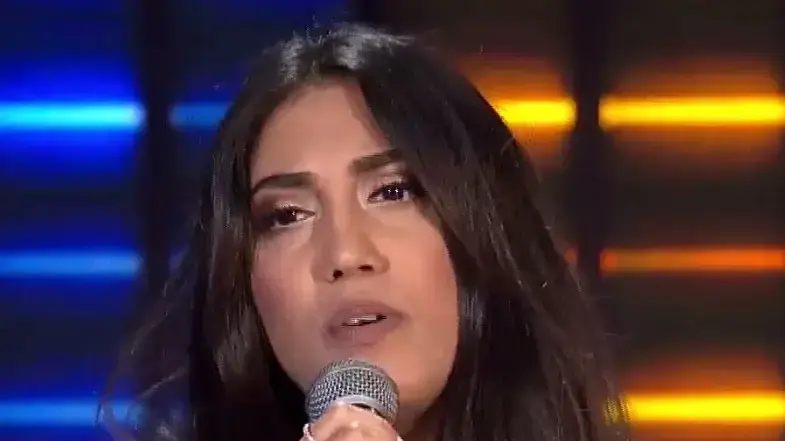 אביב או אייל ביצוע לשיר טוי TOY אילור אביב או אייל ביצוע לשיר טוי TOY אילור