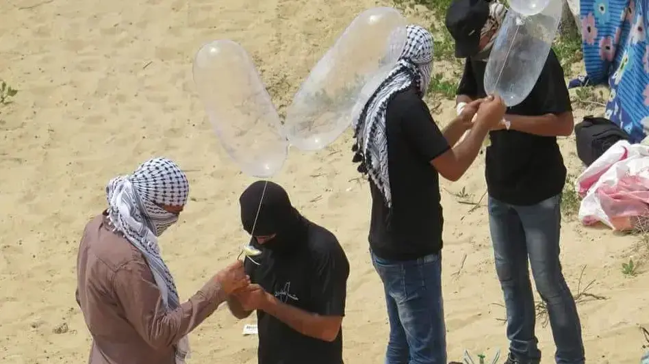 מפריחי הבלונים העזתים 17 ביולי 2018 מפריחי הבלונים העזתים 17 ביולי 2018