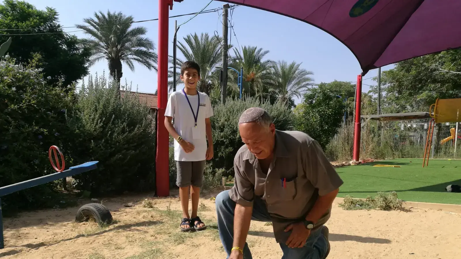 נזקי בלון התבערה שנחת בגן ילדים במושב תקומה במועצת שדות נגב 17 ביולי 2018 נזקי בלון התבערה שנחת בגן ילדים במושב תקומה במועצת שדות נגב 17 ביולי 2018