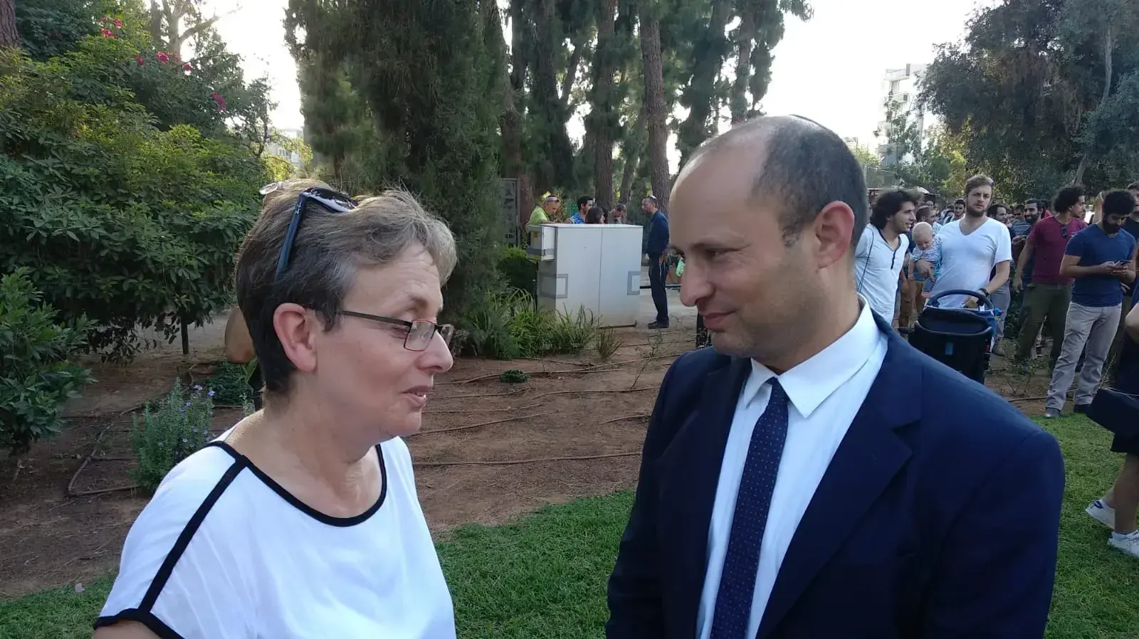 אזכרה השנתית במלאות ארבע שנים לנפילתו וחטיפתו של סגן הדר גולדין, גן הזיכרון, כפר סבא אזכרה השנתית במלאות ארבע שנים לנפילתו וחטיפתו של סגן הדר גולדין, גן הזיכרון, כפר סבא