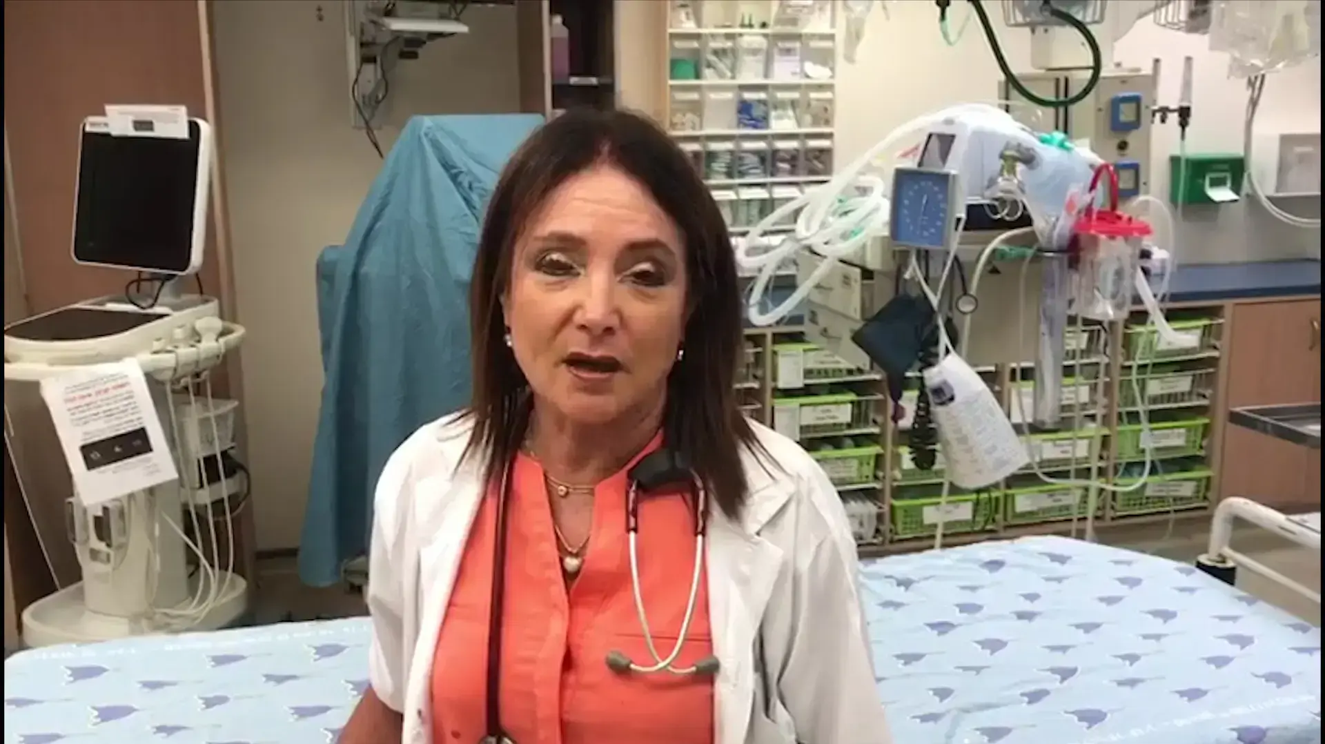 הרופאה הבכירה שהותקפה באיכילוב: "בת המשפחה החלה להכות אותי בראשי"